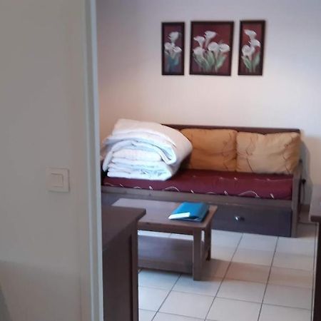 Charmant Logement Avec Piscine Bergerac Luaran gambar