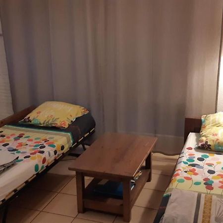Charmant Logement Avec Piscine Bergerac Luaran gambar