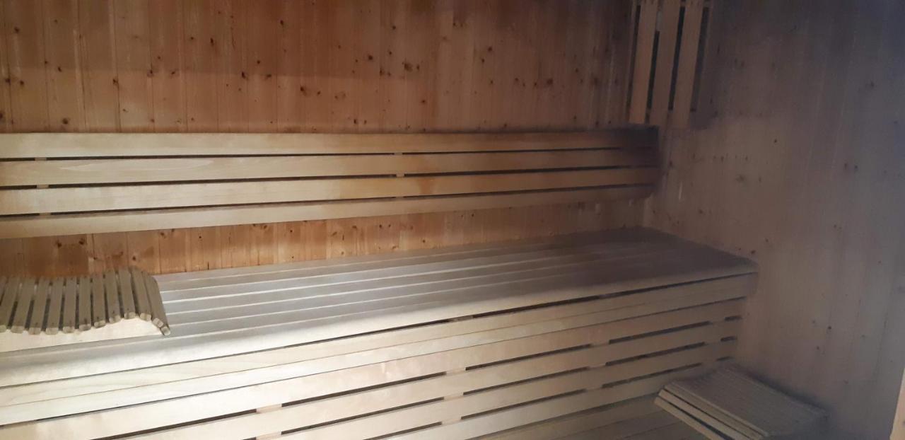 Charmant Logement Avec Piscine Bergerac Luaran gambar