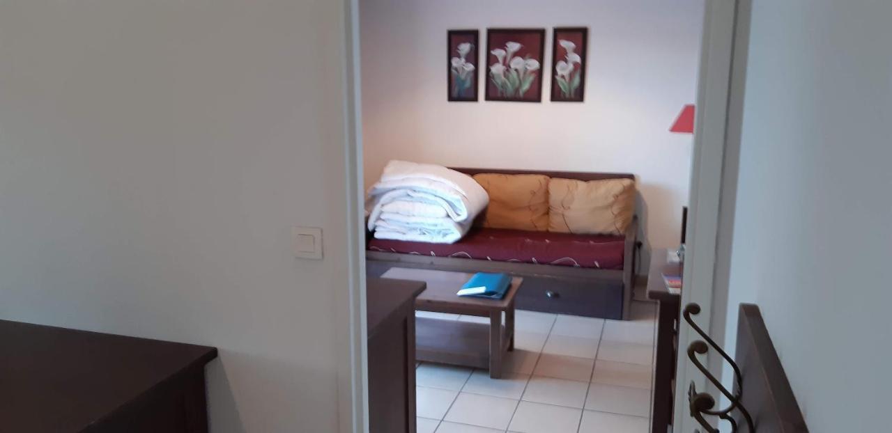 Charmant Logement Avec Piscine Bergerac Luaran gambar