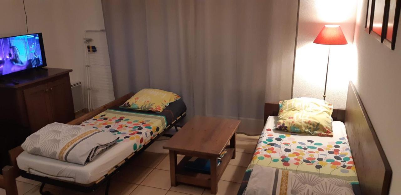Charmant Logement Avec Piscine Bergerac Luaran gambar