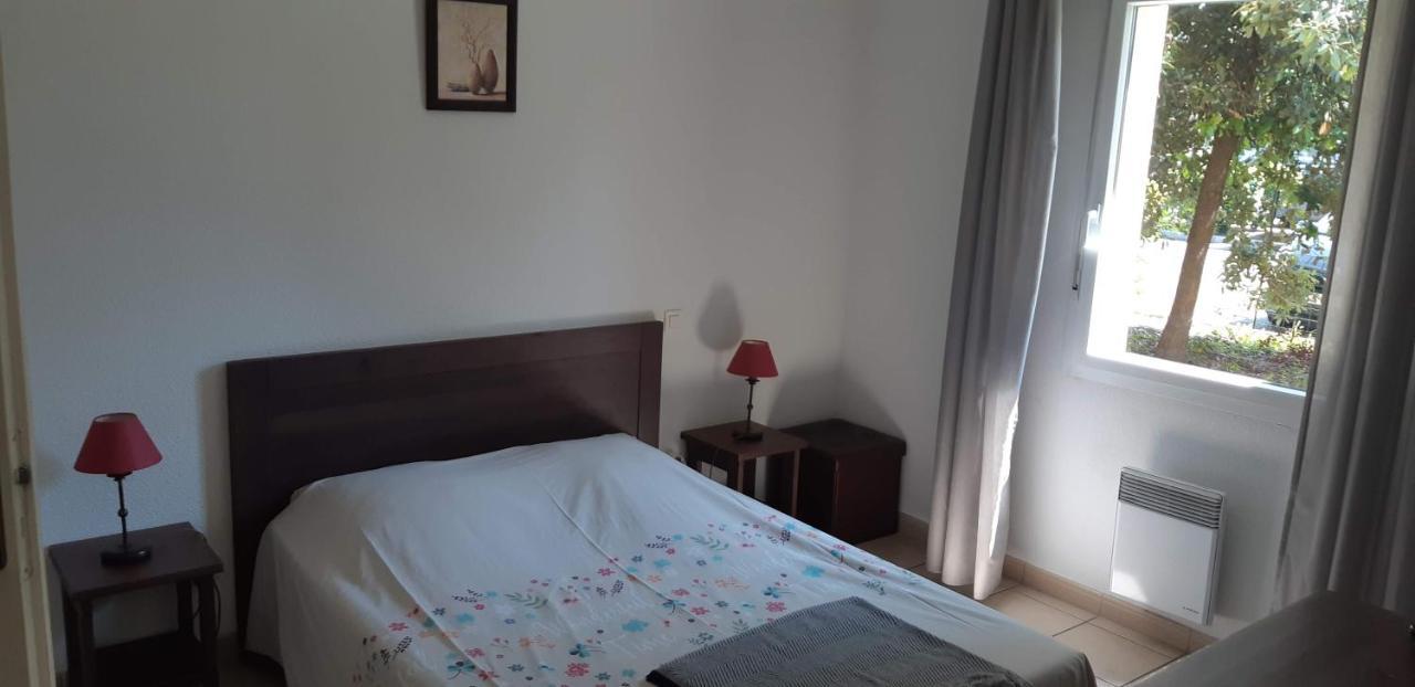 Charmant Logement Avec Piscine Bergerac Luaran gambar